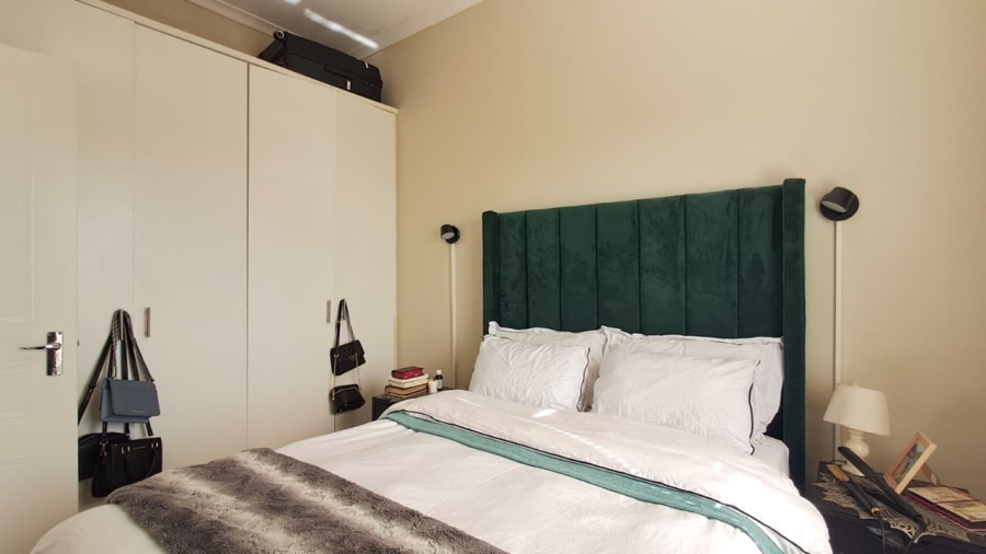 To Let 2 Bedroom Property for Rent in Buh Rein Estate Western Cape